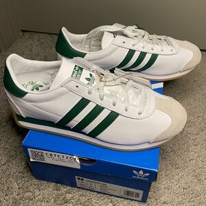 Adidas OG Country Sneakers - Green/White - Size 6.5 (Brand New)